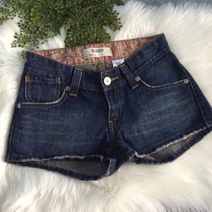 🌻LEVI'S 504 Denim Shorts- Like New!!